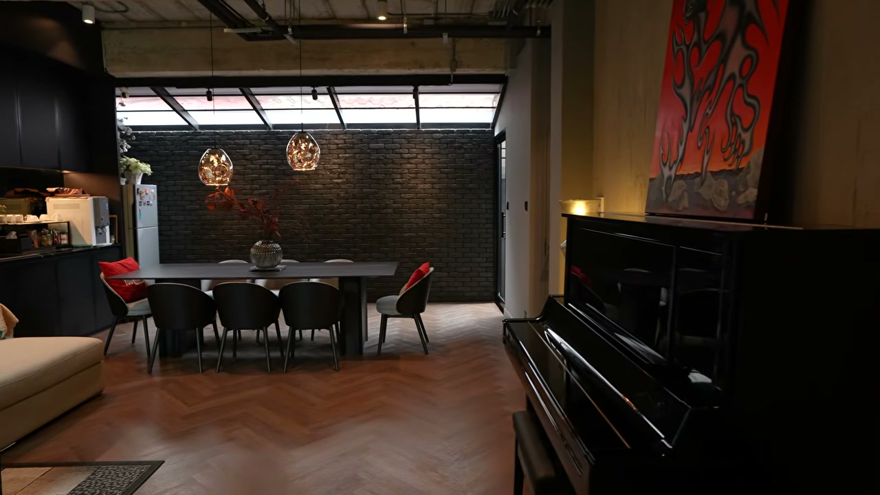 รีโนเวตทาวน์โฮม 30 ตร.ว. ให้เป็นสตูดิโอทำเพลงและบ้านในฝันสไตล์ Industrial ของ Billy Tilly Birds - บทความจาก ITBlockman