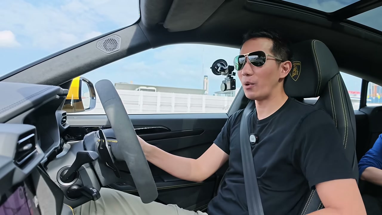 Lamborghini Urus SE: เมื่อ Super SUV กลายเป็นรถครอบครัวที่สมบูรณ์แบบที่สุด - บทความจาก ITBlockman