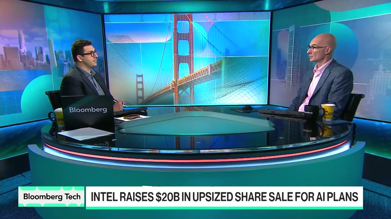 สรุปเจาะลึก Bloomberg Tech: การรุกคืบของ Intel, อนาคต iPhone ปี 2027 และยุคใหม่ของ AI Infrastructure - บทความจาก ITBlockman