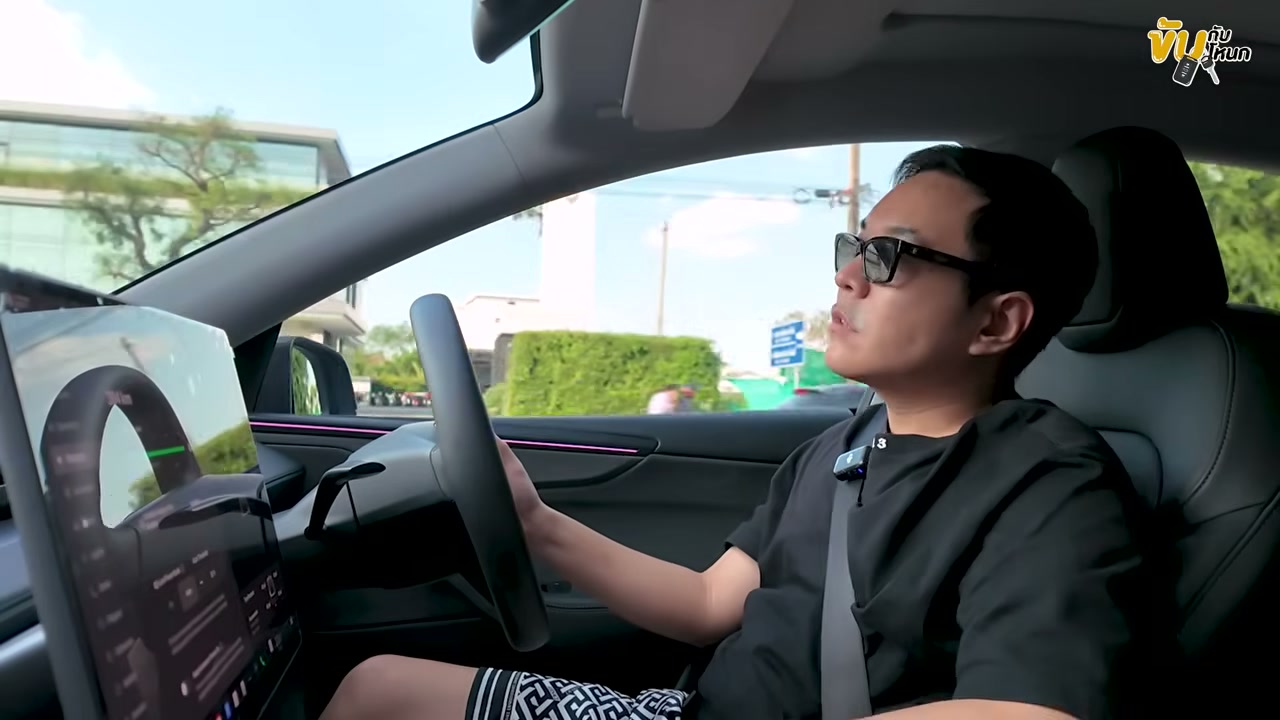 เปรียบเทียบชัดๆ Tesla Model 3 vs Honda Civic เลือกคันไหนให้เหมาะกับไลฟ์สไตล์คุณ? - บทความจาก ITBlockman