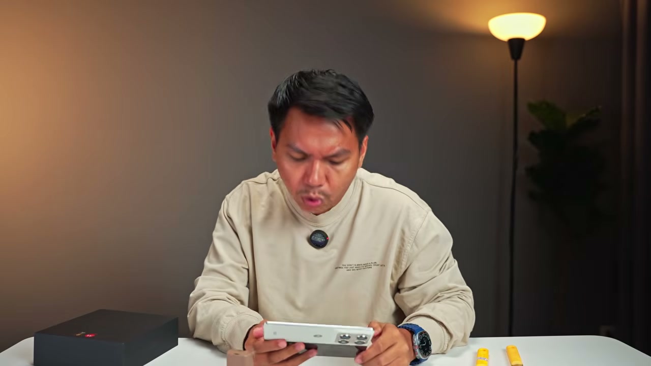 เจาะลึก Motorola Razr ทำไมทั่วโลกถึงฮิตแต่ไม่มีขายในไทย? แกะกล่อง Uncut แบบจัดเต็ม - บทความจาก ITBlockman