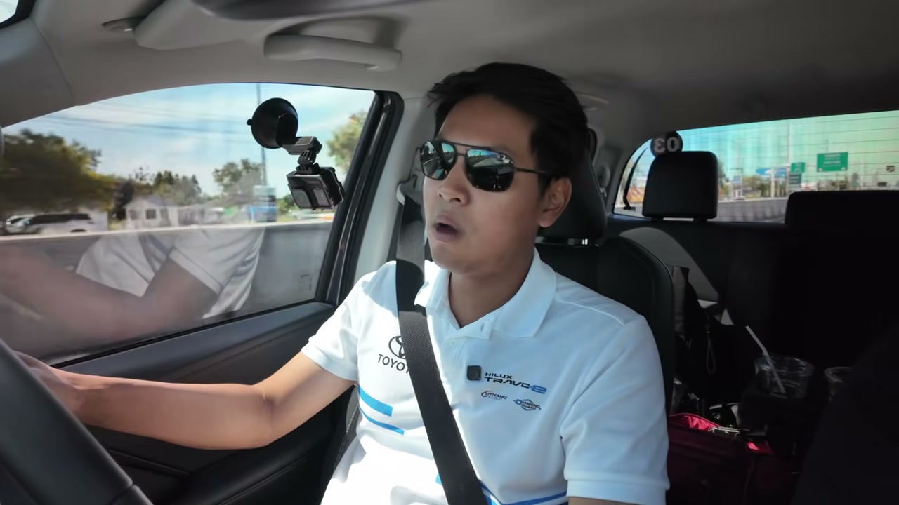 เจาะลึก Toyota Hilux Revo-e กระบะไฟฟ้า 100% คันแรกจากค่ายยักษ์ใหญ่ที่สายลุยต้องจับตา - บทความจาก ITBlockman