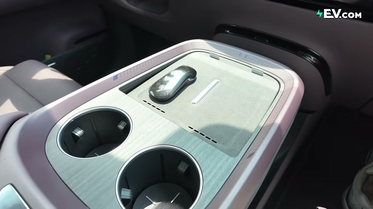 Range Rover หนาวสั่น เมื่อ XPENG GX ท้าชนบัลลังก์ SUV หรูด้วยเทคโนโลยีล้ำสมัย - บทความจาก ITBlockman