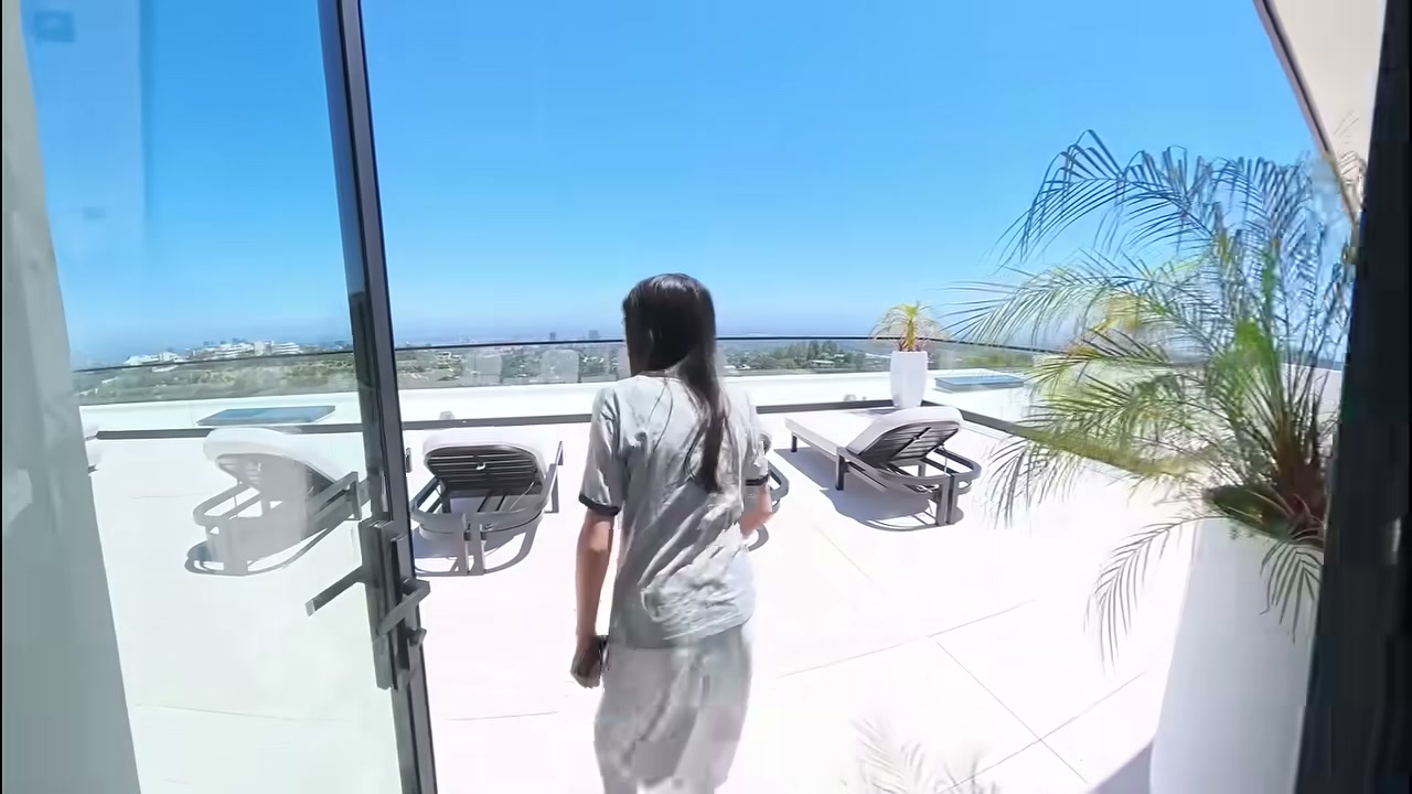 เจาะลึกคฤหาสน์หรู 35 ล้านเหรียญใน LA สัมผัสวิถีชีวิตระดับฮอลลีวูด - บทความจาก ITBlockman