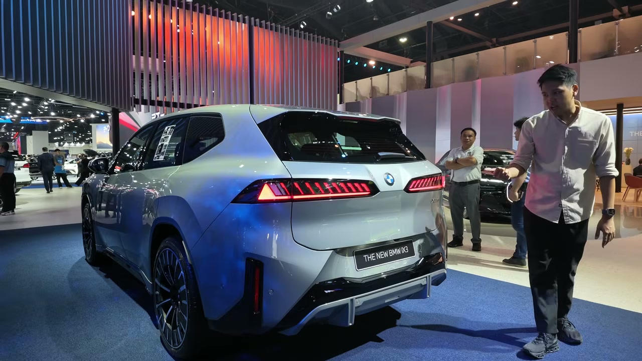 พาชม BMW iX3 รุ่นใหม่และทัพรถยนต์รุ่นพิเศษในงาน Motor Show 2026 พร้อมข้อเสนอสุดคุ้ม - บทความจาก ITBlockman
