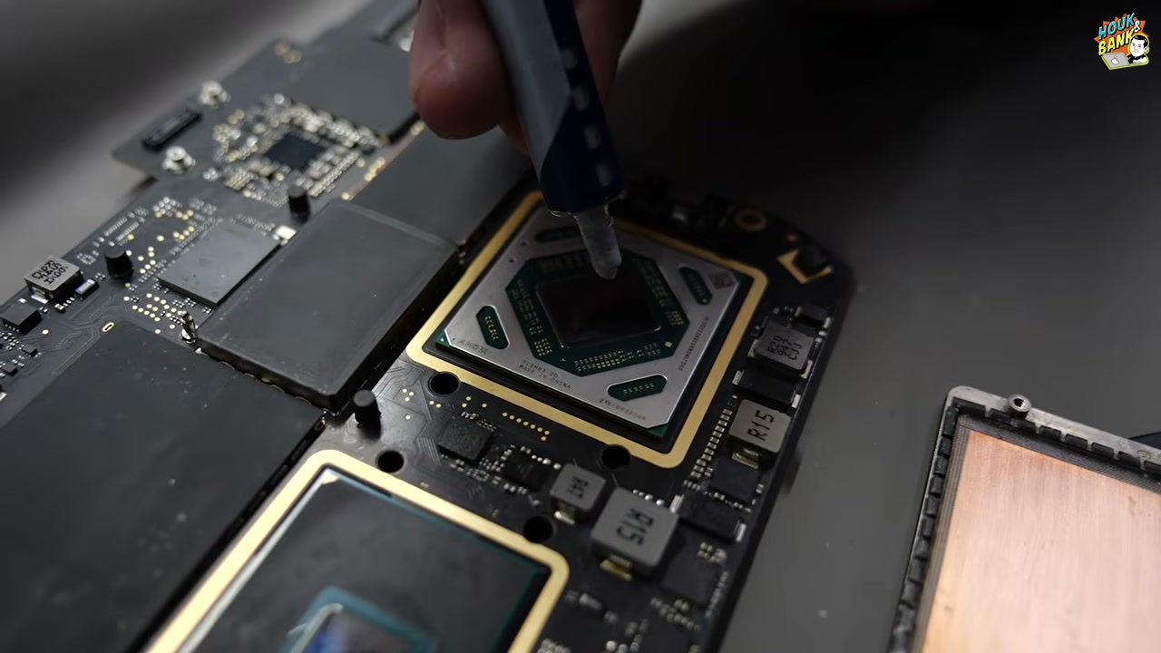 ล่าขุมทรัพย์ไอทีตลาดปัฐวิกรณ์: ชุบชีวิตซาก iPhone และ Macbook สุดคุ้ม - บทความจาก ITBlockman