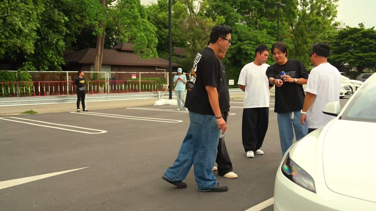 เจาะลึกเทรนด์แต่ง Tesla สไตล์ญี่ปุ่น พร้อมบริการดูแลรถครบวงจรที่ Top Secret Thailand - บทความจาก ITBlockman