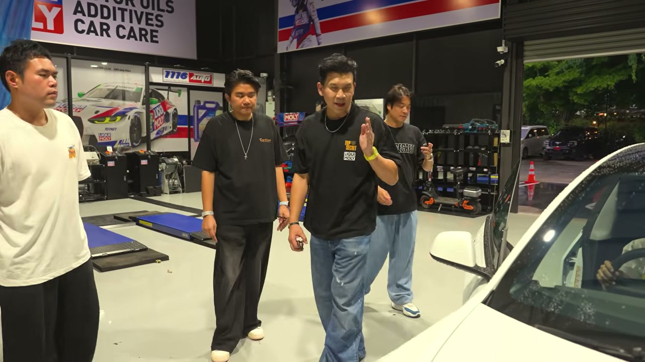 เจาะลึกเทรนด์แต่ง Tesla สไตล์ญี่ปุ่น พร้อมบริการดูแลรถครบวงจรที่ Top Secret Thailand - บทความจาก ITBlockman